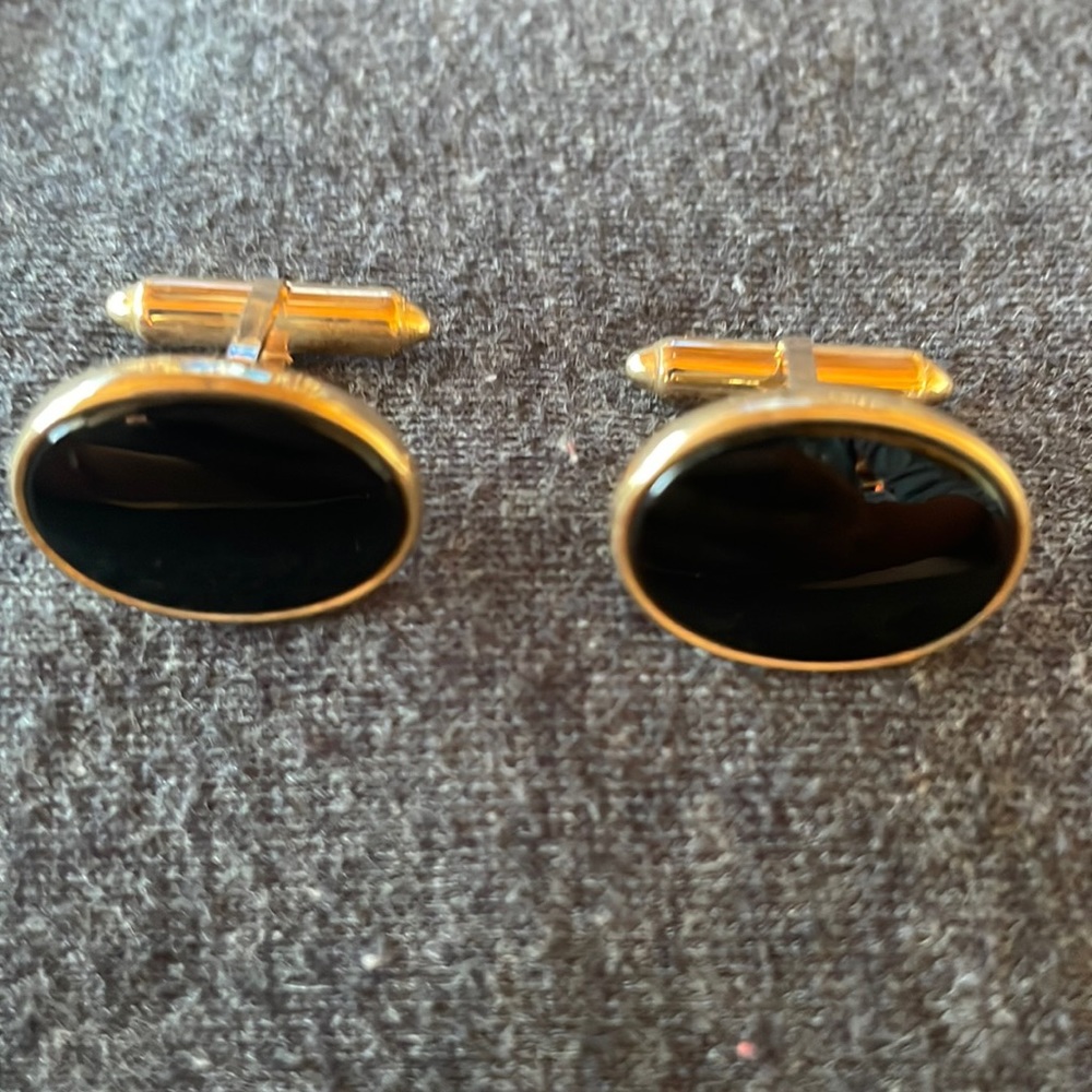 Krementz gold and black onyx cufflinks